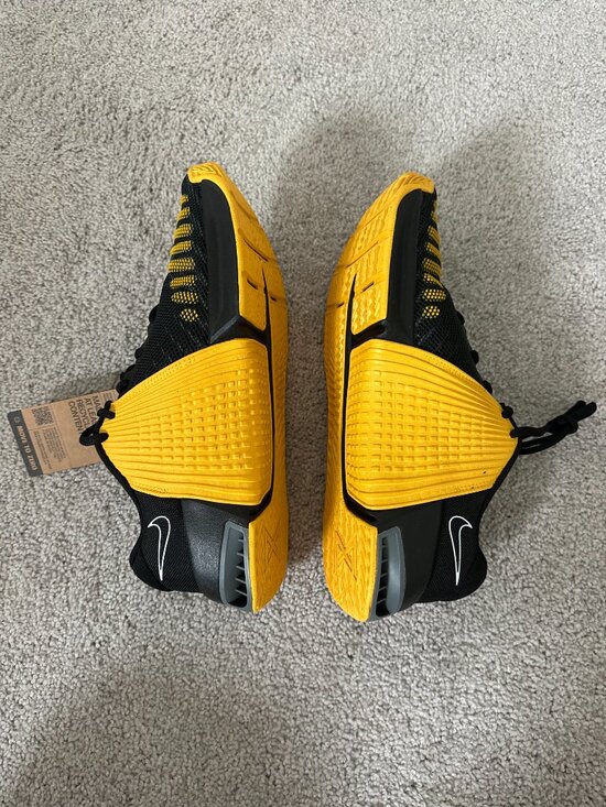 Athletic_Shoes